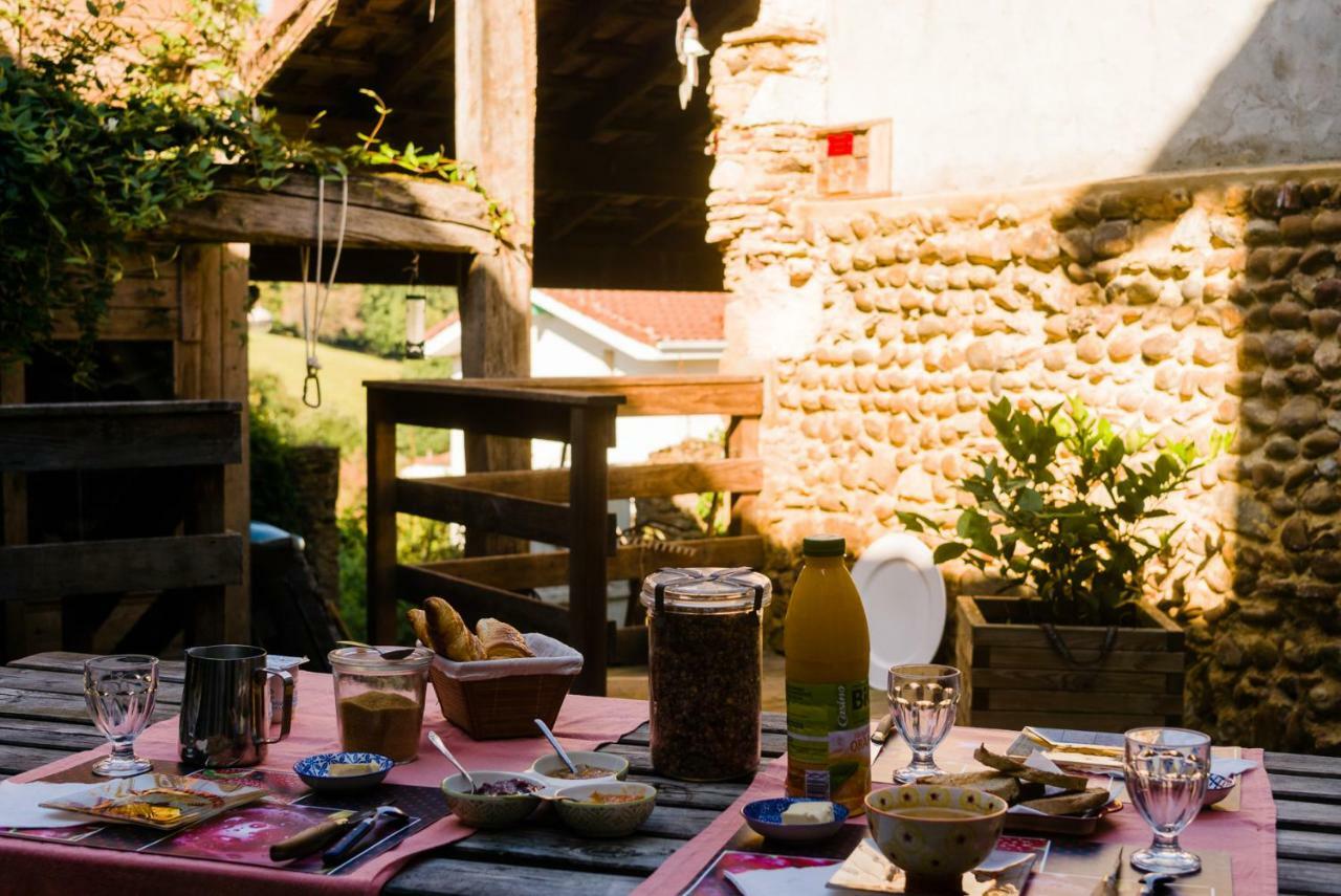 Chez Annick Samadet